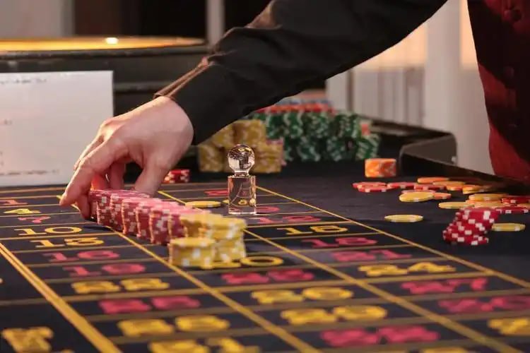 Meja Baccarat Tanpa Komisi btc99 dengan interface live dealer